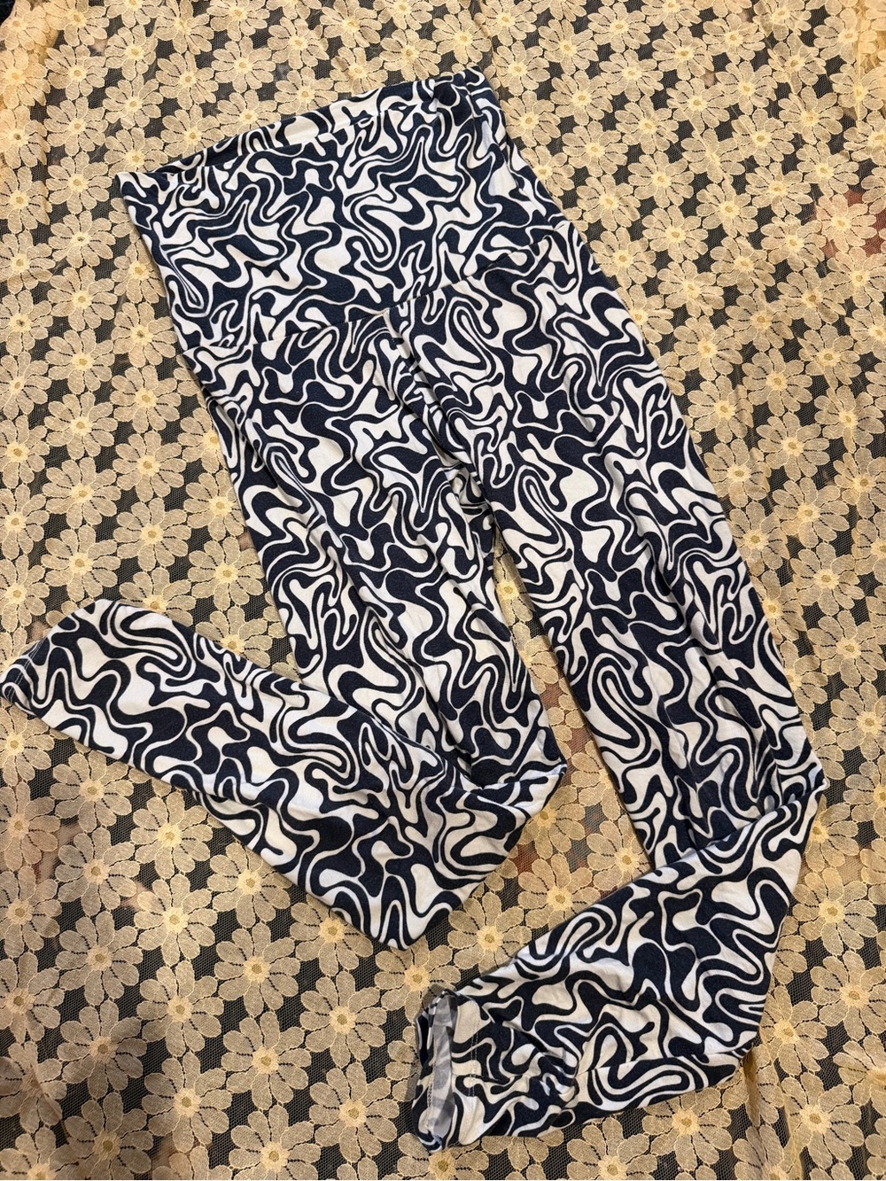 High-Rise Maternity Black & White Swirl Print Leggings